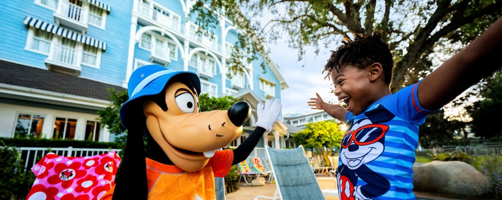 Canada Residents: Save Up to 30% on Rooms When You Stay 5 Nights or Longer