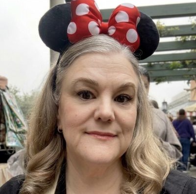 Tracey Strashok travel agent
